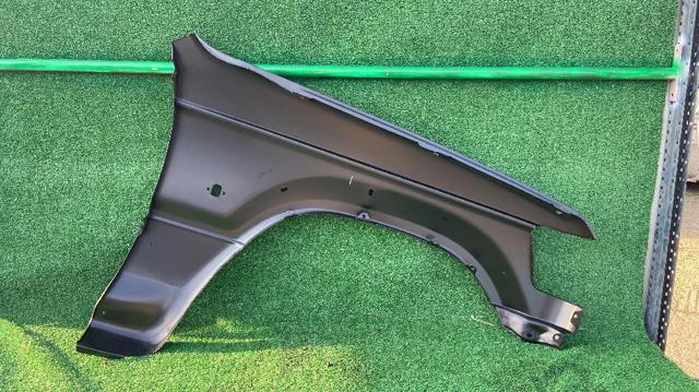 Pára-lama dianteiro esquerdo MB835529 MITSUBISHI