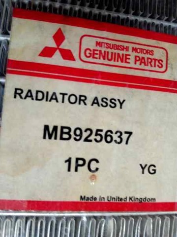Radiador de esfriamento de motor MB925637 MITSUBISHI
