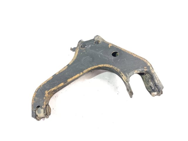Braço oscilante inferior esquerdo de suspensão dianteira MN150411 MITSUBISHI