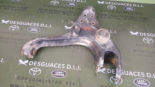 Braço oscilante inferior direito de suspensão dianteira MN161354 MITSUBISHI