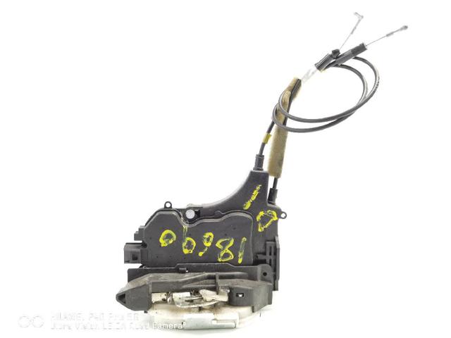 Fecho da porta dianteira esquerda MN167831 MITSUBISHI