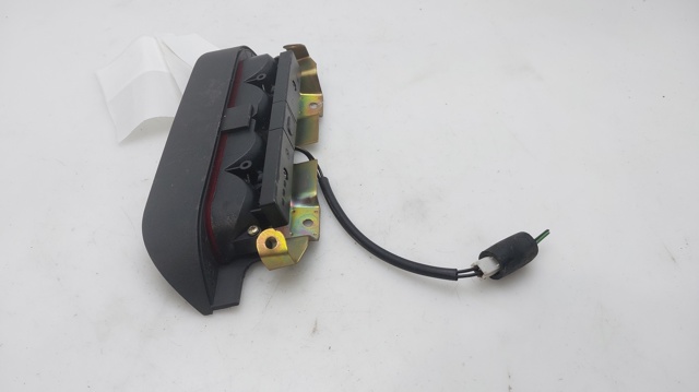 Sinal de parada traseiro adicional para Mitsubishi Space Star DG0