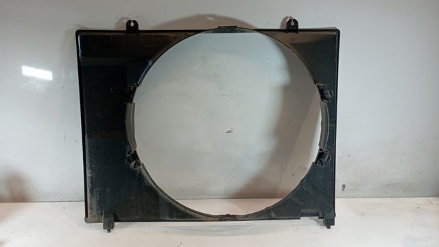 Conduto de ar (defletor) do radiador MR404894 MITSUBISHI