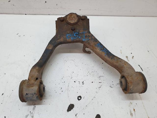 Braço oscilante superior esquerdo de suspensão dianteira MR496793 MITSUBISHI
