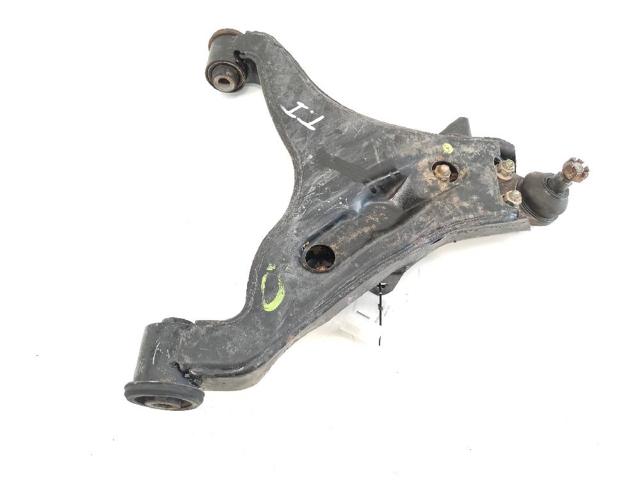 Braço oscilante inferior esquerdo de suspensão dianteira MR496795 MITSUBISHI