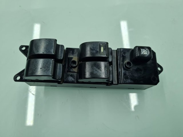Unidade de botões dianteira esquerda de controlo de elevador de vidro MR587952 MITSUBISHI