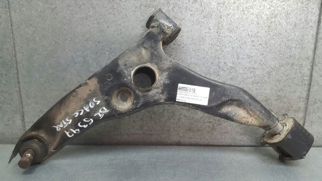 Braço oscilante inferior esquerdo de suspensão dianteira MR916133 MITSUBISHI