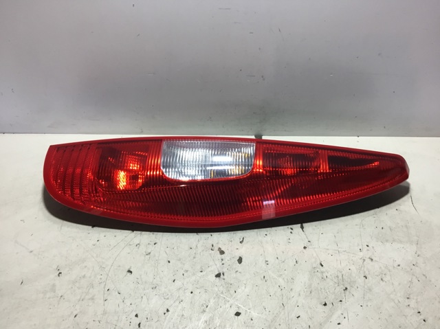 Lanterna traseira direita MR957374 MITSUBISHI