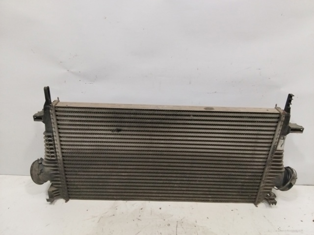 Radiador de intercooler P1831001 OPEL