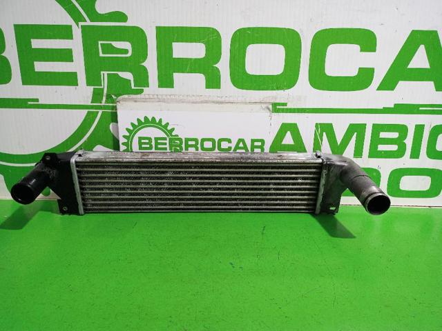 PNG000020 Land Rover