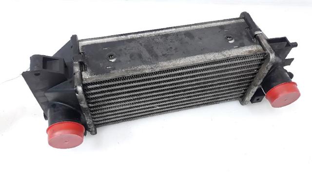 PNG000021 Land Rover