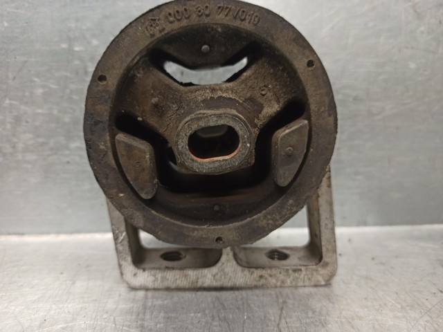 Coxim (suporte) dianteiro de motor Q0003077V010000000 MERCEDES