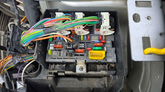 Unidade de conforto Peugeot 407  6E ao melhor preço