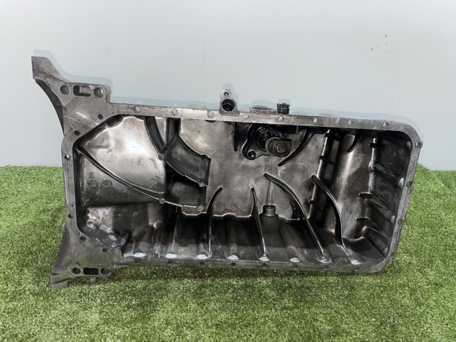 Panela de óleo de cárter do motor R6110140202 MERCEDES