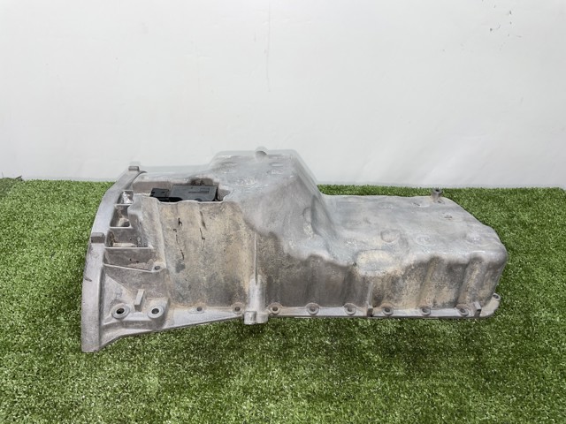 Panela de óleo de cárter do motor R6460141002 MERCEDES