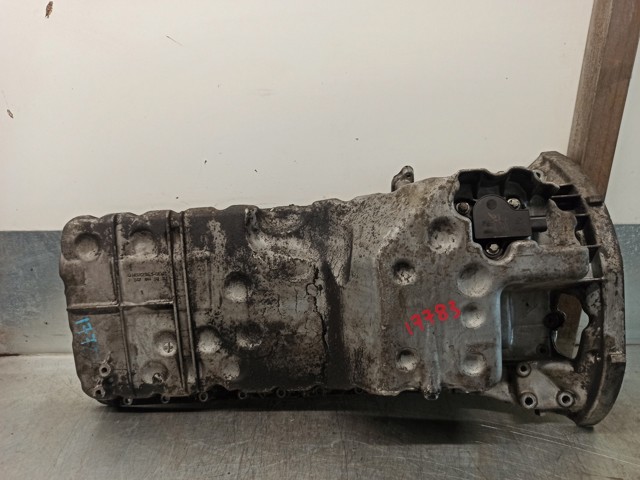 Panela de óleo de cárter do motor R6470140302 MERCEDES