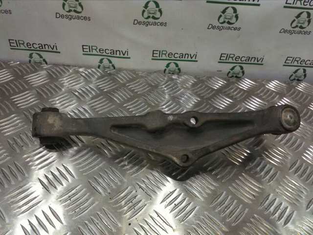 Braço oscilante inferior direito de suspensão dianteira RBJ100781 ROVER