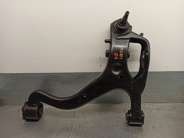 Braço oscilante inferior esquerdo de suspensão dianteira RBJ500183 LAND ROVER