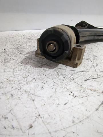Braço oscilante inferior direito de suspensão dianteira RBJ500680 LAND ROVER