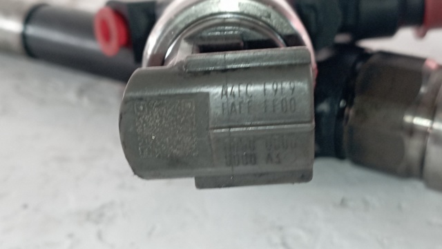 Injetor de injeção de combustível RF8G13H50 MAZDA