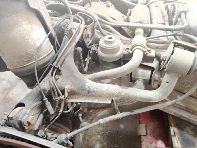 Braço oscilante superior direito de suspensão traseira RGG500283 LAND ROVER