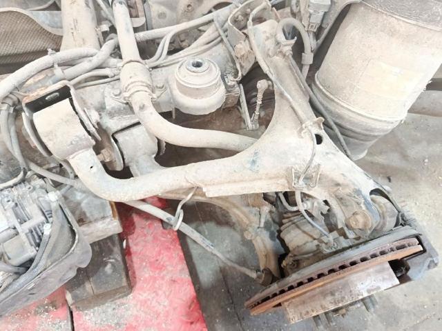Braço oscilante superior esquerdo de suspensão traseira RGG500293 LAND ROVER