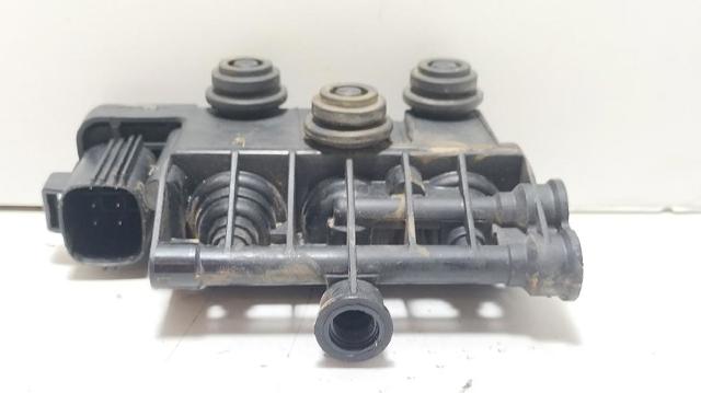 Unidade de válvulas de suspensão regulada dianteira RVH000095 LAND ROVER