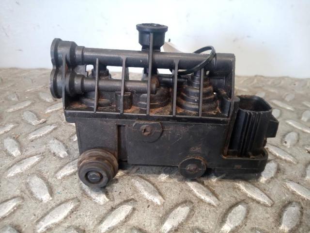 RVH000095 Land Rover