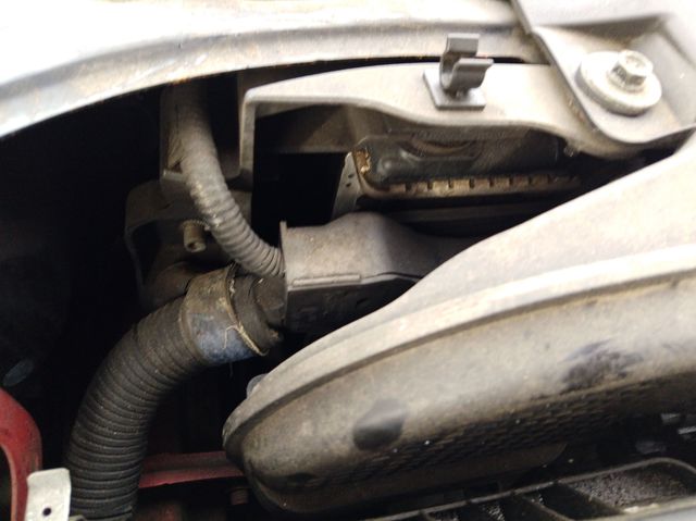 Radiador de intercooler SH0113565 MAZDA