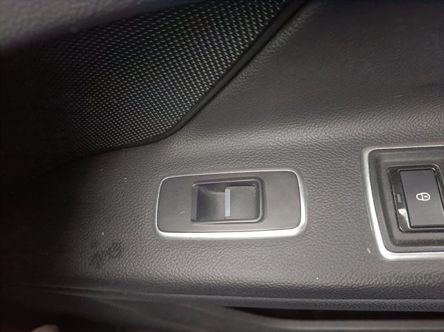 Botão dianteiro direito de ativação de motor de acionamento de vidro T2H3235 JAGUAR