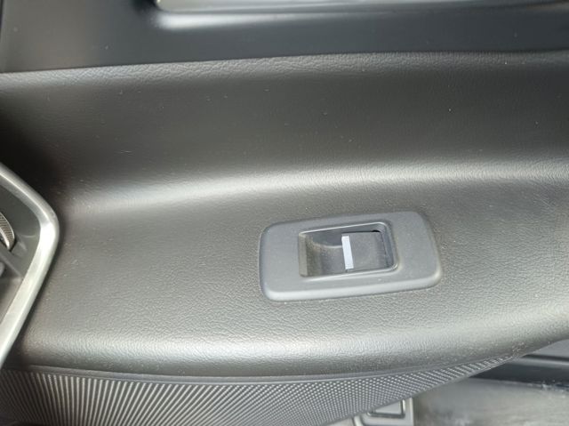 Botão dianteiro direito de ativação de motor de acionamento de vidro T2H3235 JAGUAR