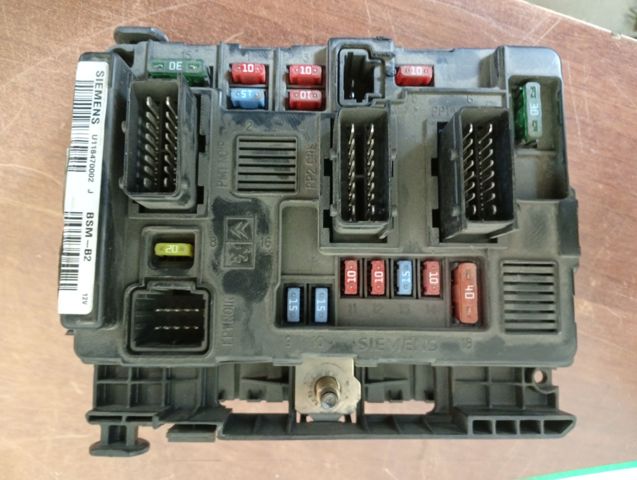 Unidade de dispositivos de segurança U118470002J PEUGEOT