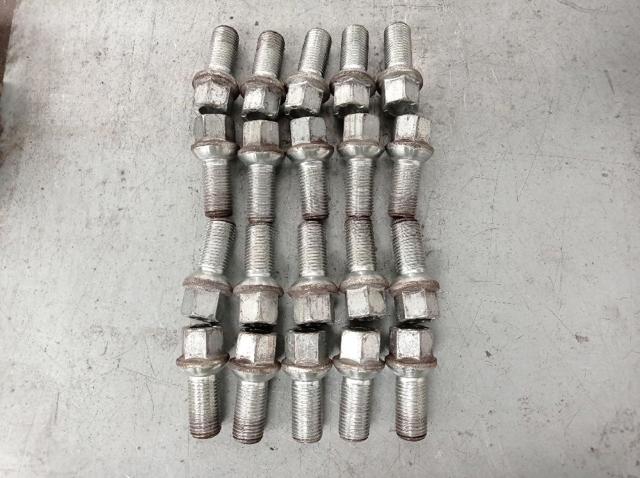 Parafuso de roda WHT001812 VAG