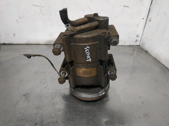  Ford Escort  (AVL)