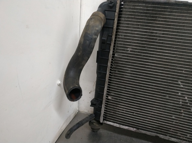 Radiador de esfriamento de motor XS7H8005ED FORD