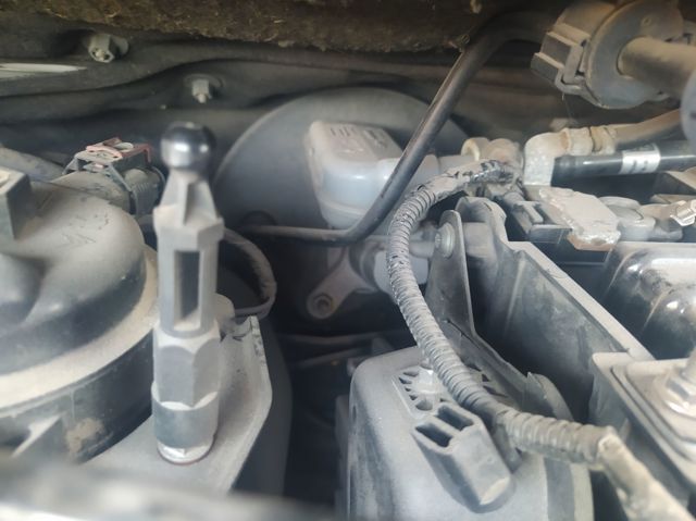YC152B195CE Ford