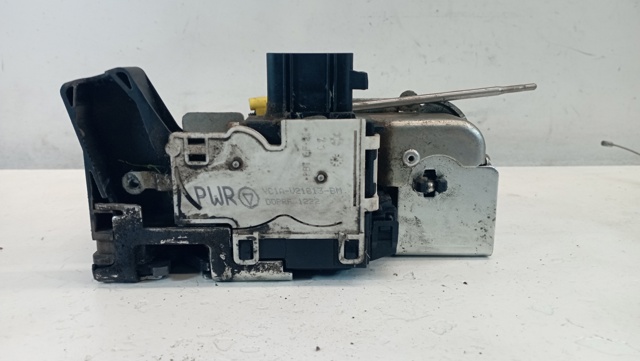 YC1AV21813BM Ford