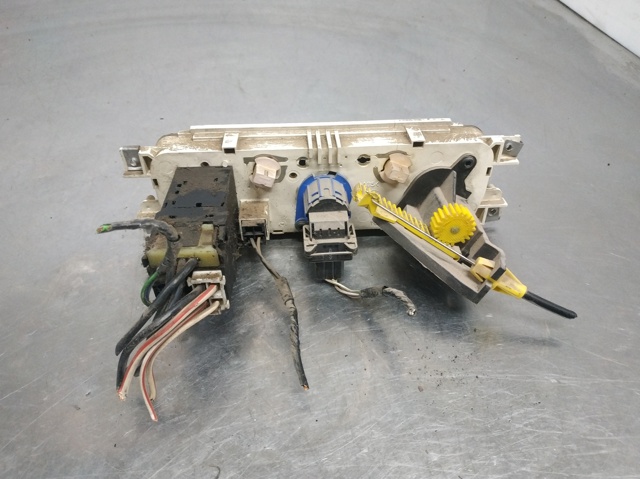 Unidade de controlo dos modos de aquecimento/condicionamento YC1H18D451A FORD