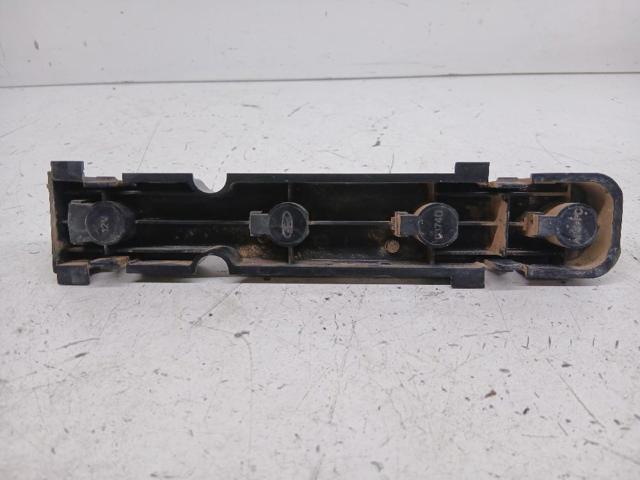 Lanterna traseira esquerda YC1X13N004A FORD
