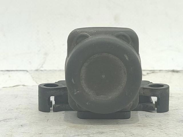 YUG102220 Land Rover