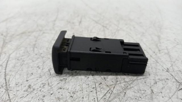 YUG102372 Land Rover