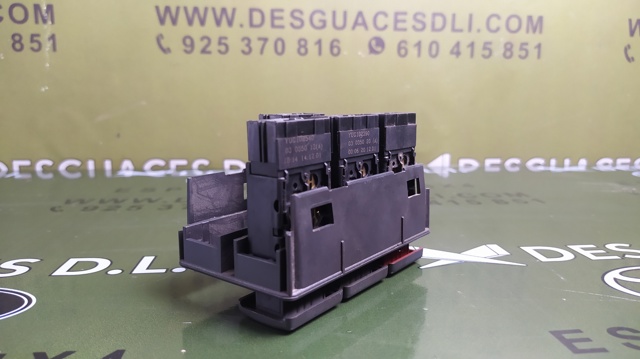 YUG102372 Land Rover