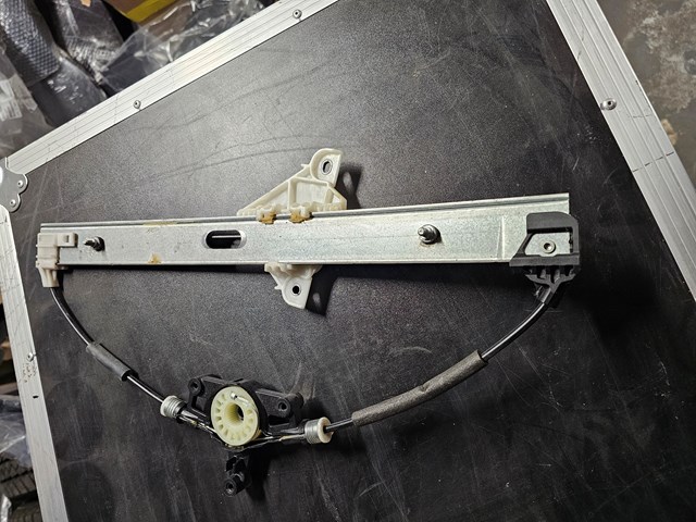 Mecanismo de acionamento de vidro da porta traseira esquerda Mazda KB7W73590 preço, a partir de 106,27 USD