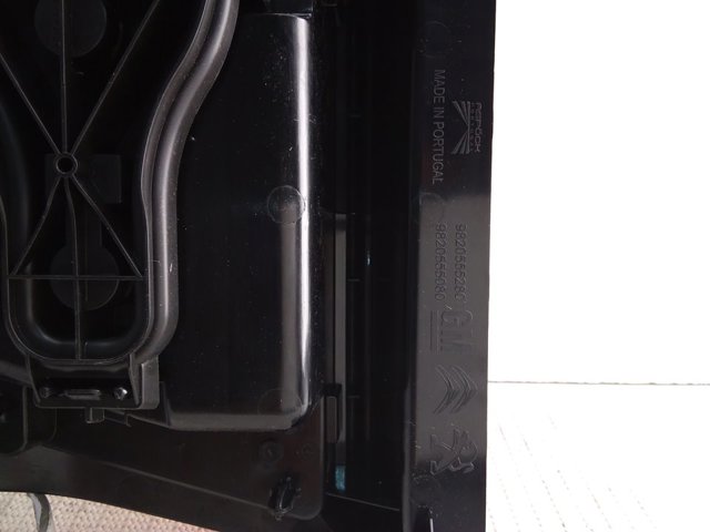Lanterna traseira direita Peugeot/Citroen 9820555280
