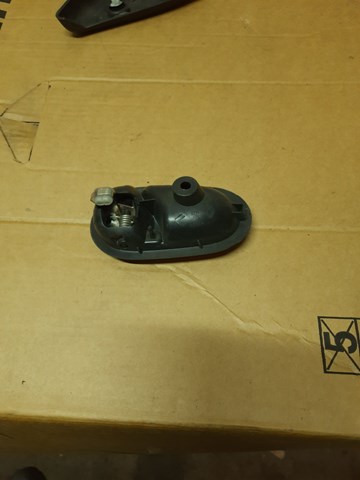 806708506R Renault (RVI) Maçaneta interna direita da porta dianteira