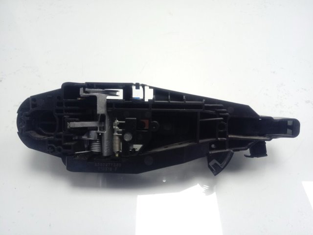 Suporte de maçaneta externa da porta traseira esquerda 9802977380 Opel