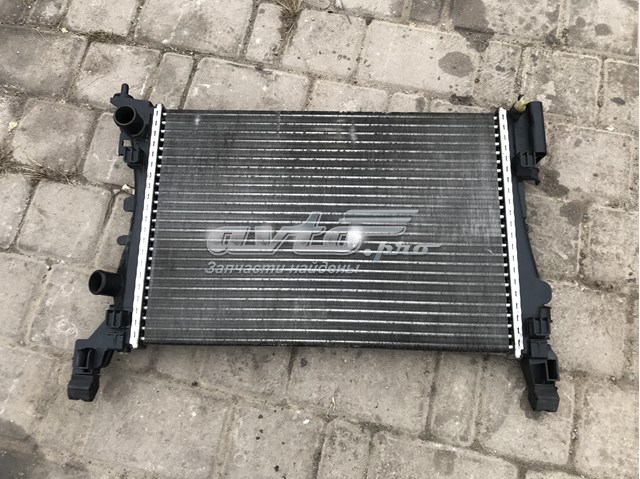 560961104 Opel Radiador de esfriamento de motor