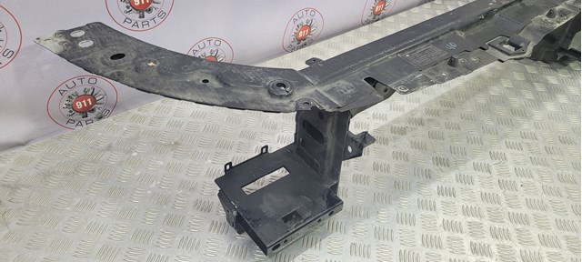 Compre LR084610 Land Rover Suporte do radiador montado (painel de montagem de fixação das luzes)
