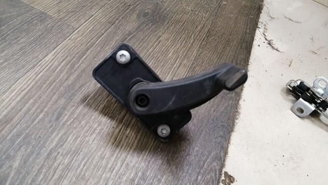 46863860 Fiat/Alfa/Lancia Fecho da porta traseira esquerda batente