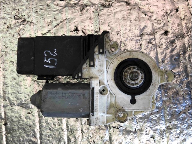  VAG 9776105404301